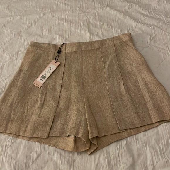 BCBGeneration Twill Short in Toffee - Picture 5 of 8